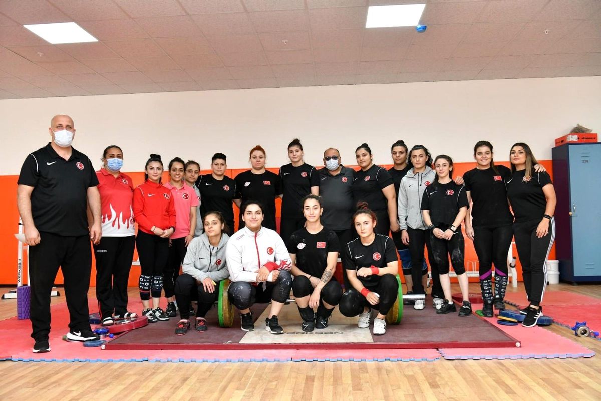 Milli Halterciler Davraz\'da Kampa Girdi
