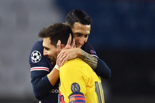 Paris alev alev! Messi'nin geleceğini duyan futbolseverler sokaklara döküldü