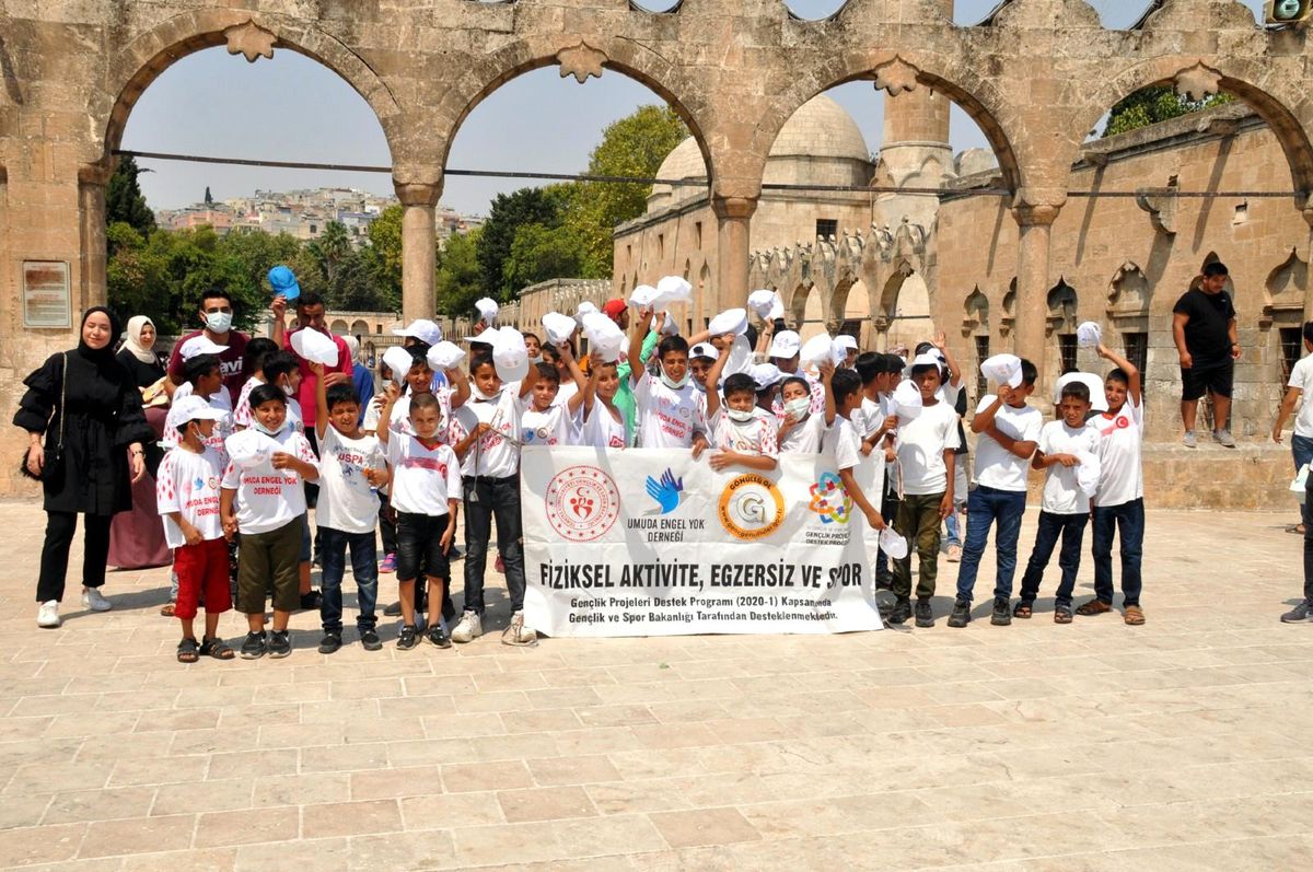 Şanlıurfa\'da genç sporculara moral gezisi