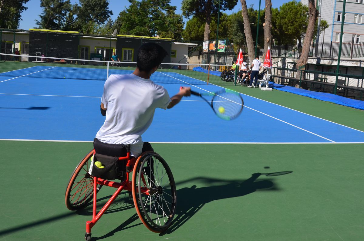 Tekerlekli Sandalye Akıncılar Tenis Türkiye Şampiyonası, Manisa\'da başladı