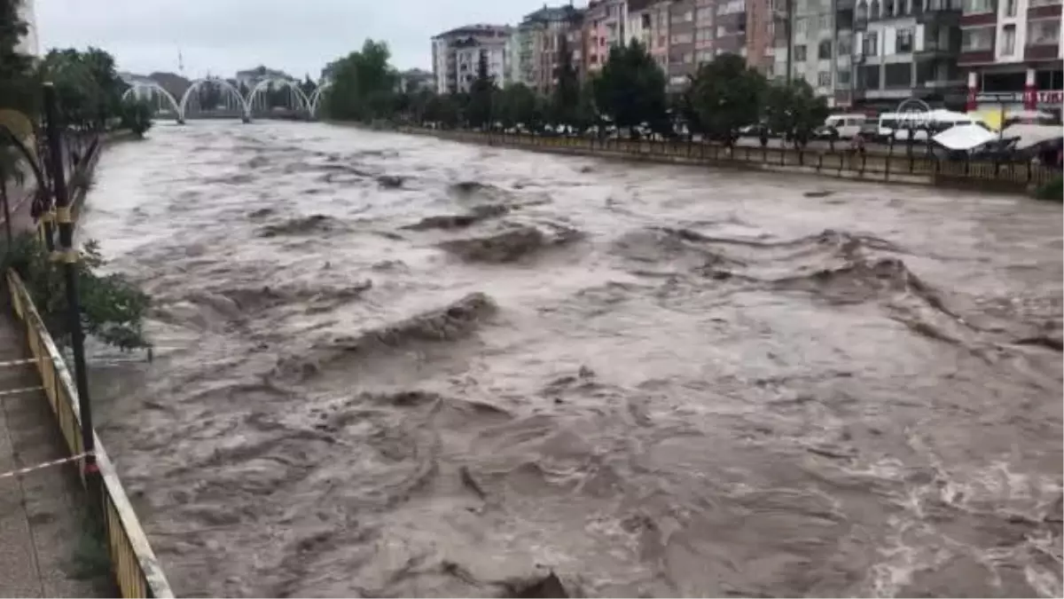 Son dakika gündem: (DRONE) Terme Çayı\'nın su seviyesi yükseldi (3)