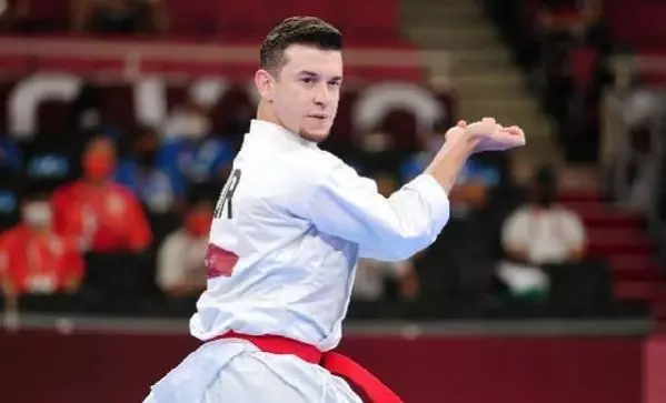 Tokyo Olimpiyat Oyunları'nda ülkemizi temsil eden milli sporculara coşkulu karşılama Tokyo Olimpiyat Oyunları'nda ülkemizi temsil eden milli sporculara coşkulu karşılama