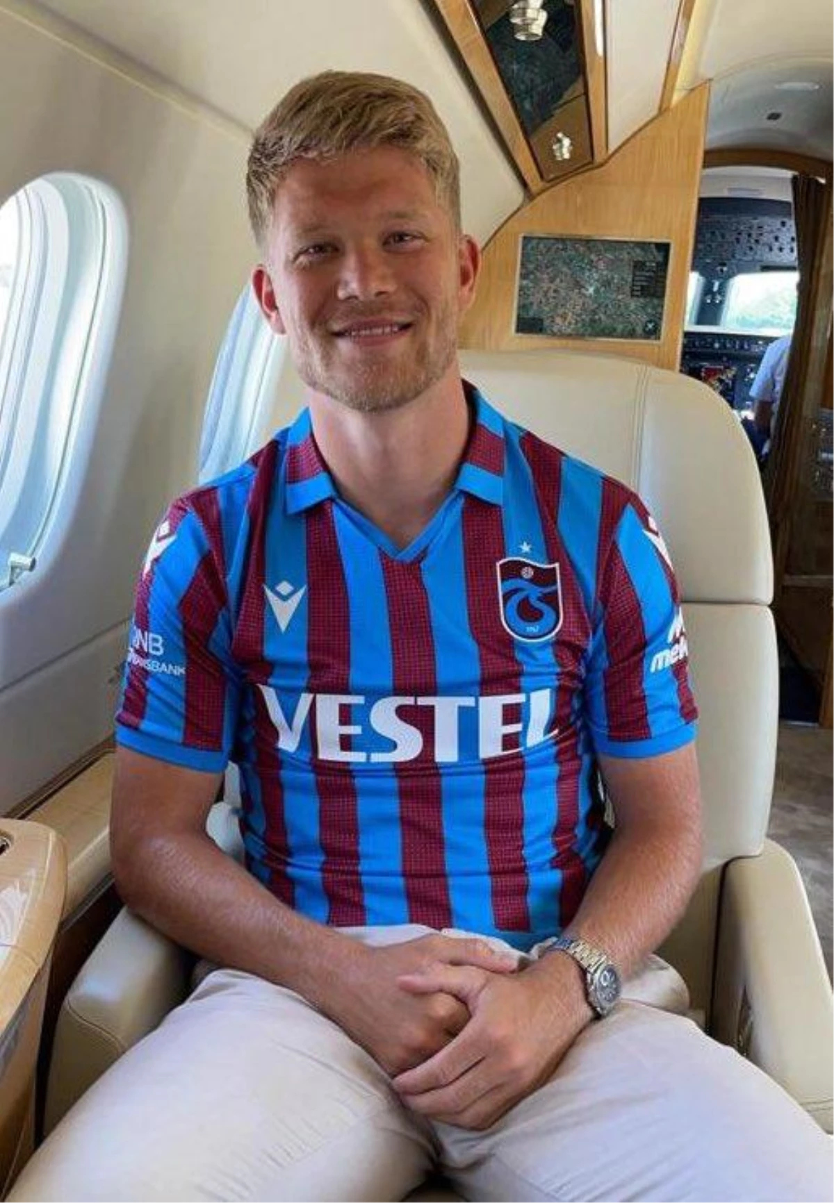 Son dakika haberleri... Trabzonspor\'un transfer görüşmeleri yaptığı Andreas Cornelius kente geldi