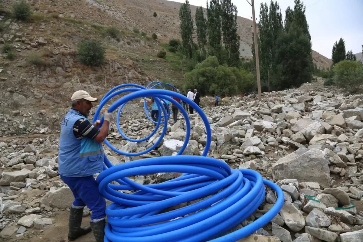 Van\'da selin yol açtığı tahribat gideriliyor