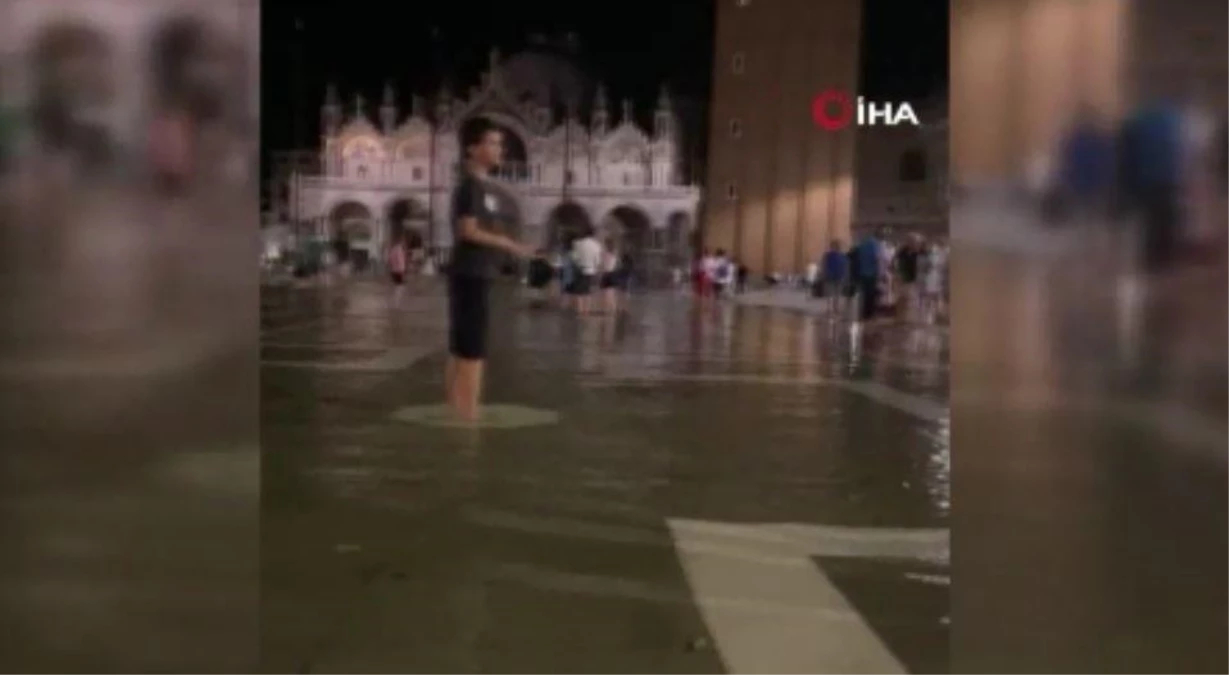 Venedik\'in ünlü Piazza San Marco Meydanı\'nı su bastı