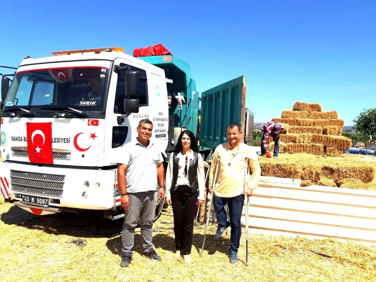 Yunusemreli muhtarlar aidatlarını bağışlayarak yangın bölgeleri için yem desteğinde bulundu