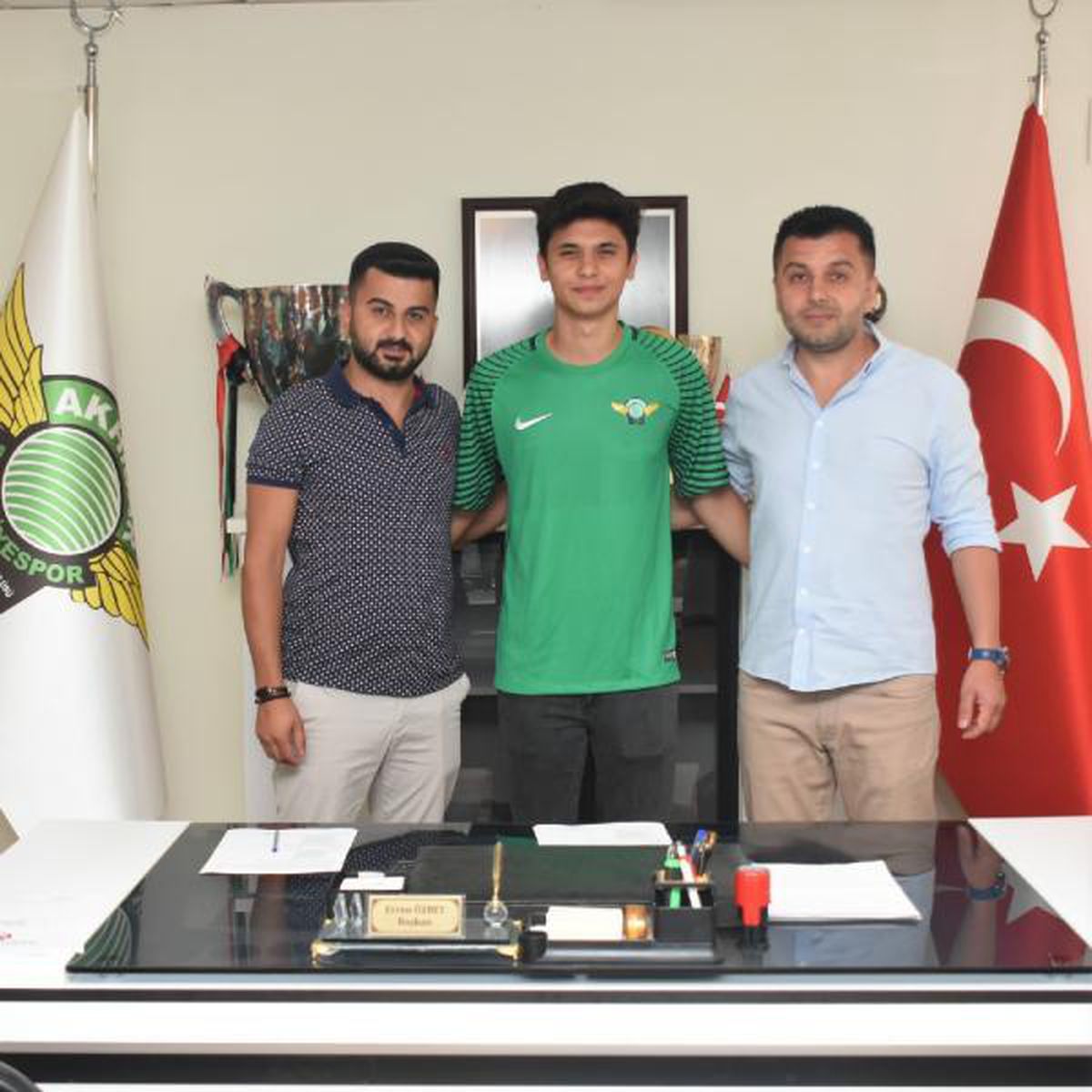 Akhisarspor\'dan gençlik aşısı