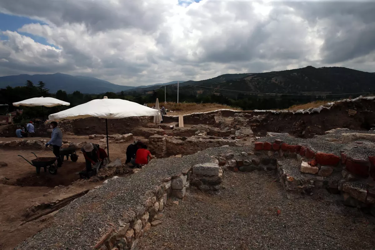 Antik kent kazısında çalışan işçilere Kovid-19 aşısı yapıldı