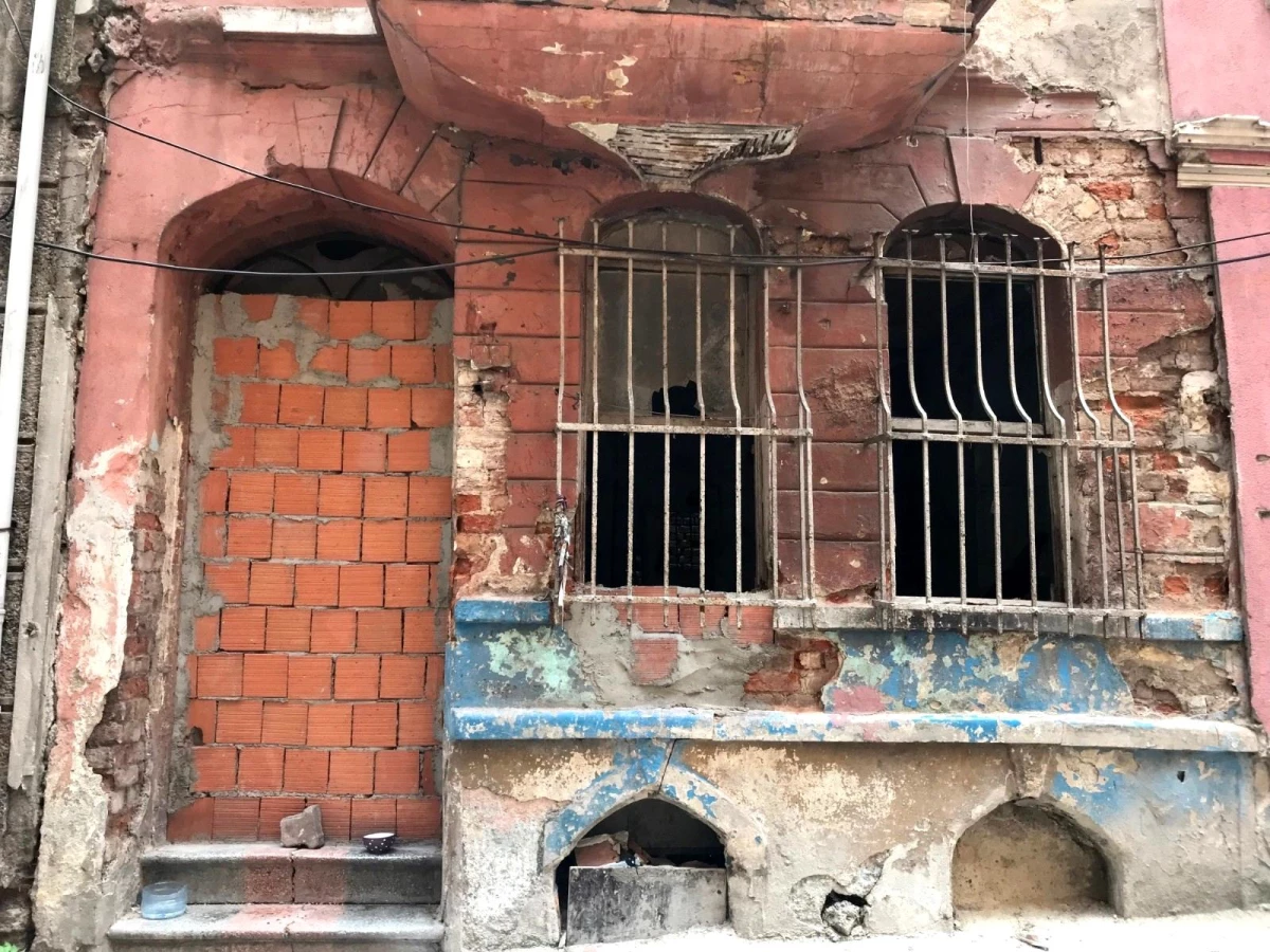 Beyoğlu\'nda bulunan tarihi binaların kapıları çalındı