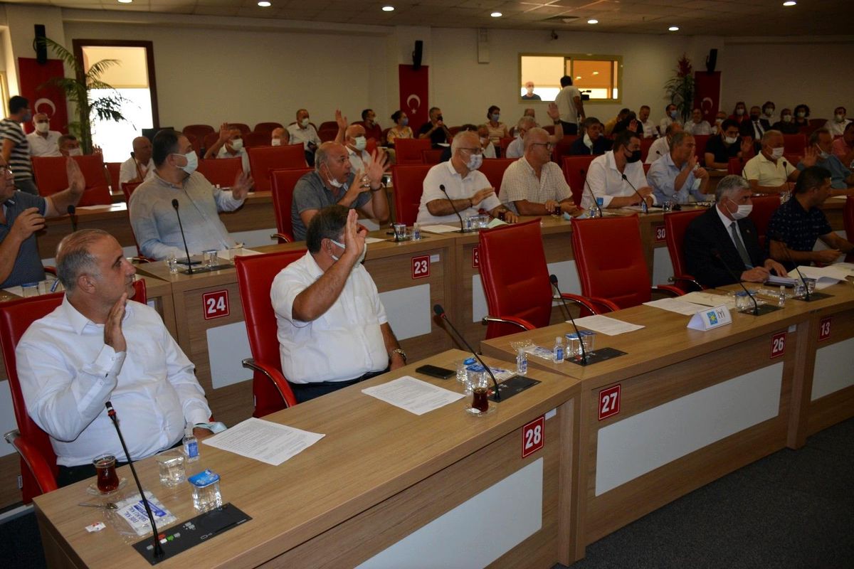 Büyükşehir meclisinde \'tahsis polemiği\' damga vurdu