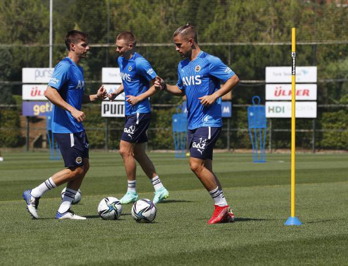 Fenerbahçe\'de Adana Demirspor maçı hazırlıkları devam ediyor