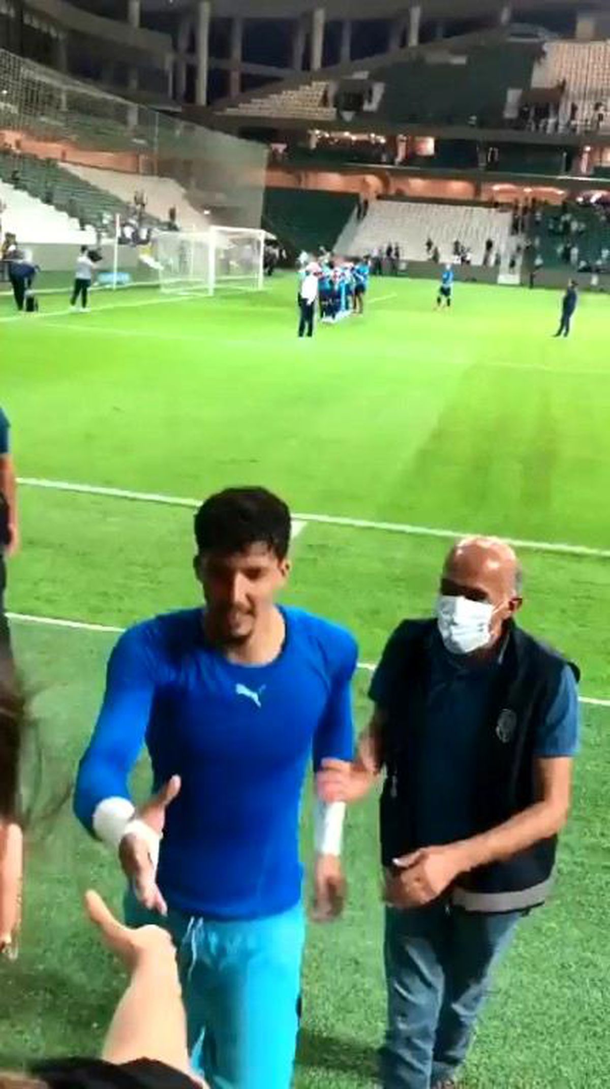 Fenerbahçeli Altay Bayındır\'a Giresun\'da tribün şoku