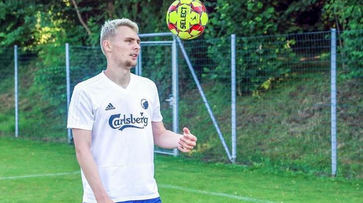 Sarı-Kırmızılılar\'ın sekizinci transferi Victor Nelsson, bu akşam İstanbul\'a ayak basıyor