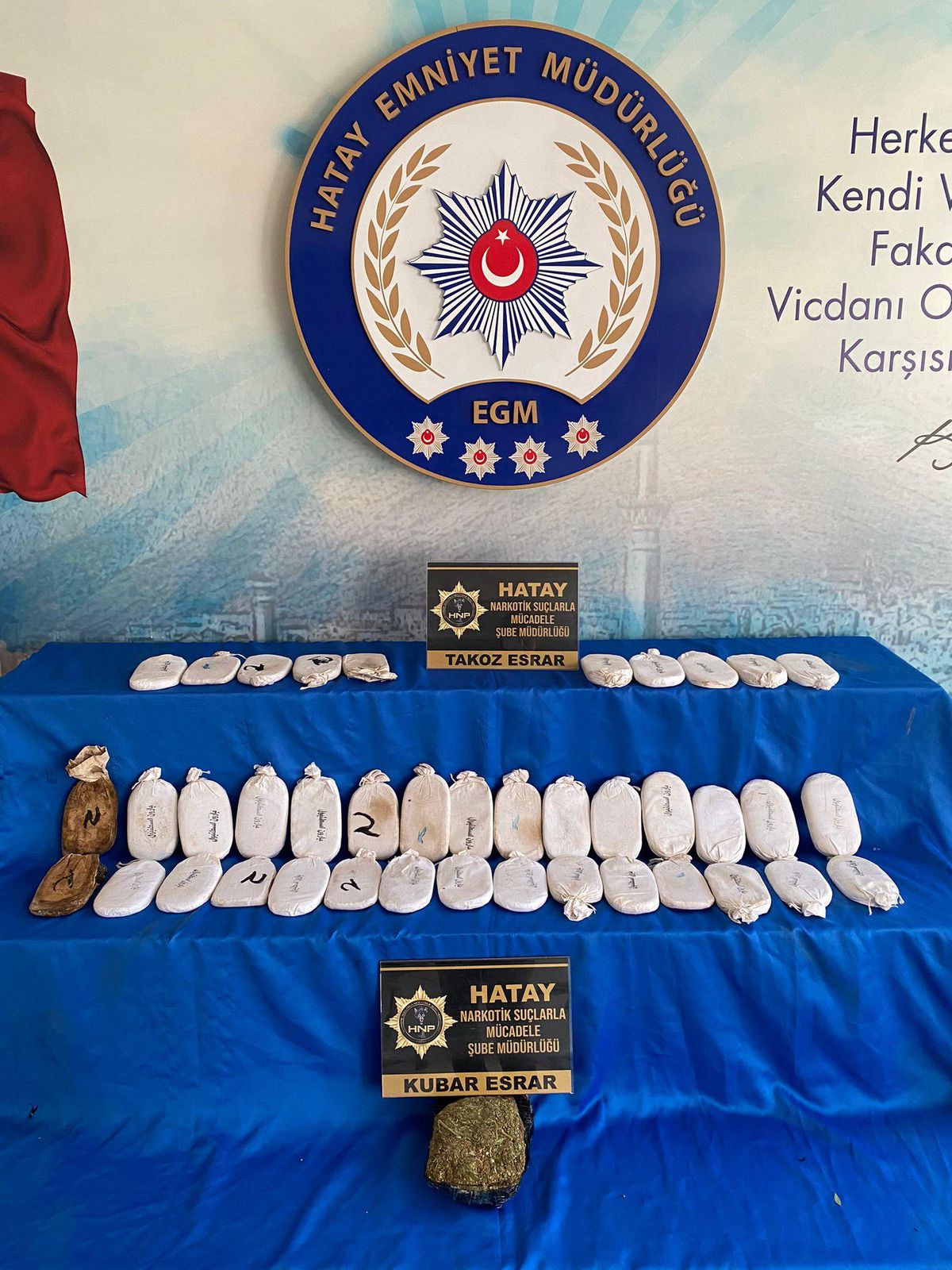 Hatay\'da 8 kilo 630 gram esrar ele geçirildi