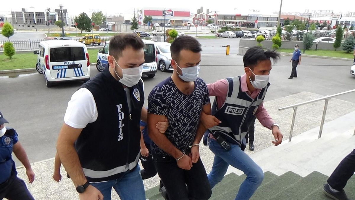 Son dakika haberleri | Karaman\'da kayınvalidesini öldürüp eşini ve kayınbiraderini ağır yaralayan zanlı tutuklandı
