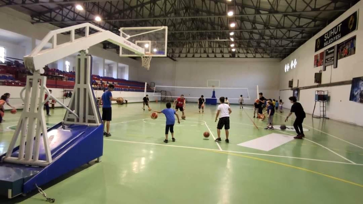 Kaymakam Kaçmaz\'dan yaz spor okuluna ziyaret
