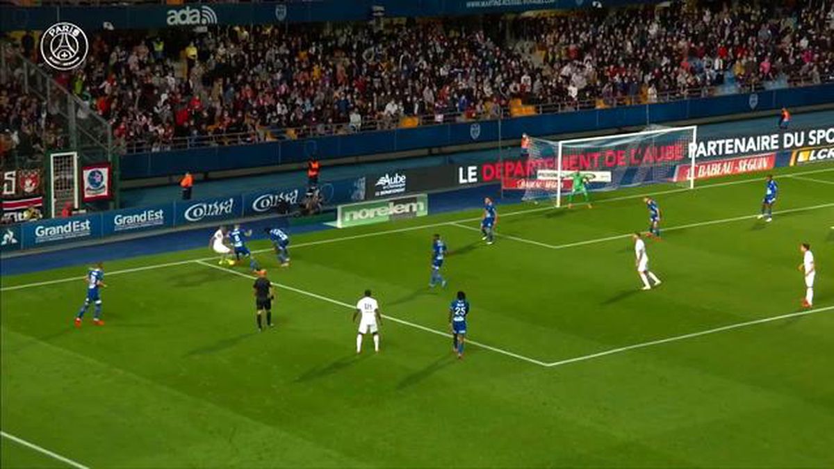 Kylian Mbappe\'nin Troyes Savunmasını Tek Başına Geçiyor