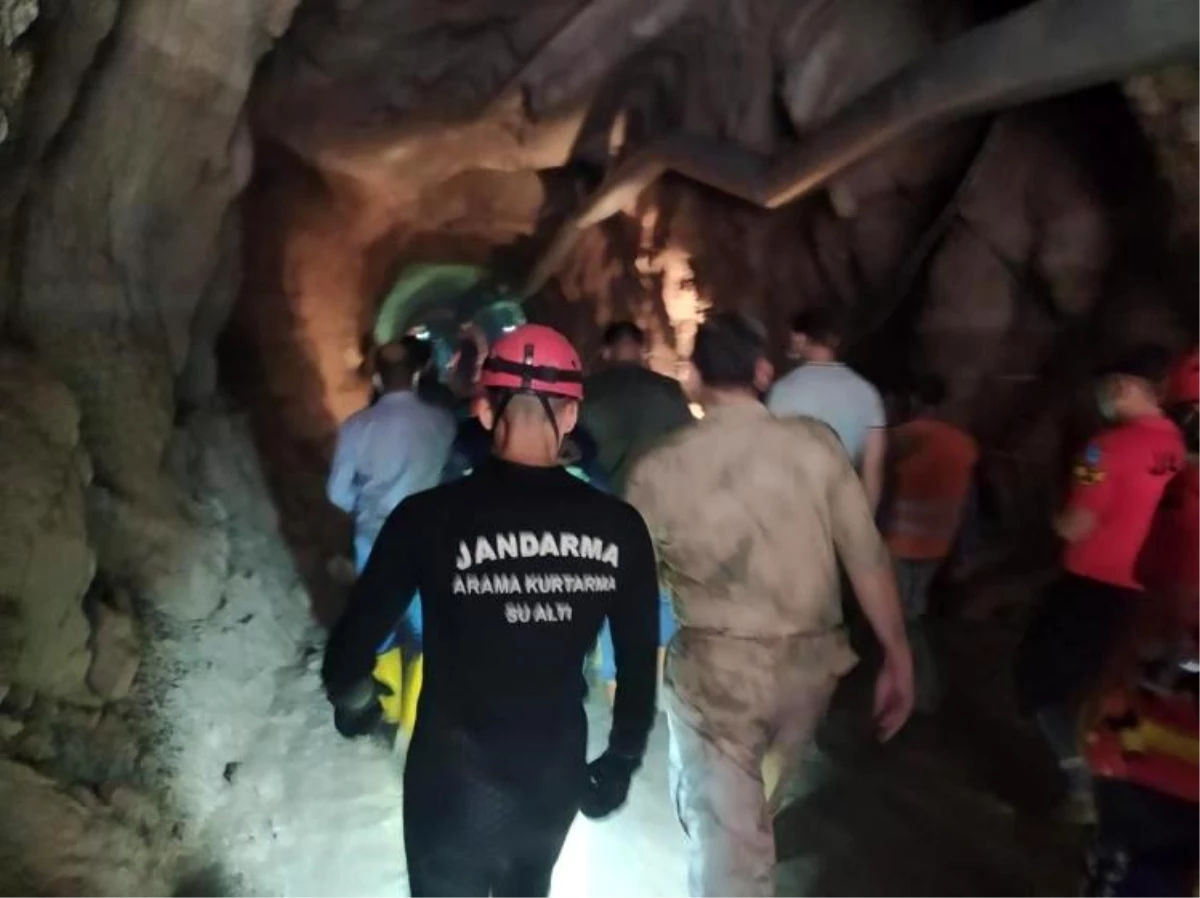 Selde kaybolan işçiyi tünel içinde arama çalışmaları devam ediyor