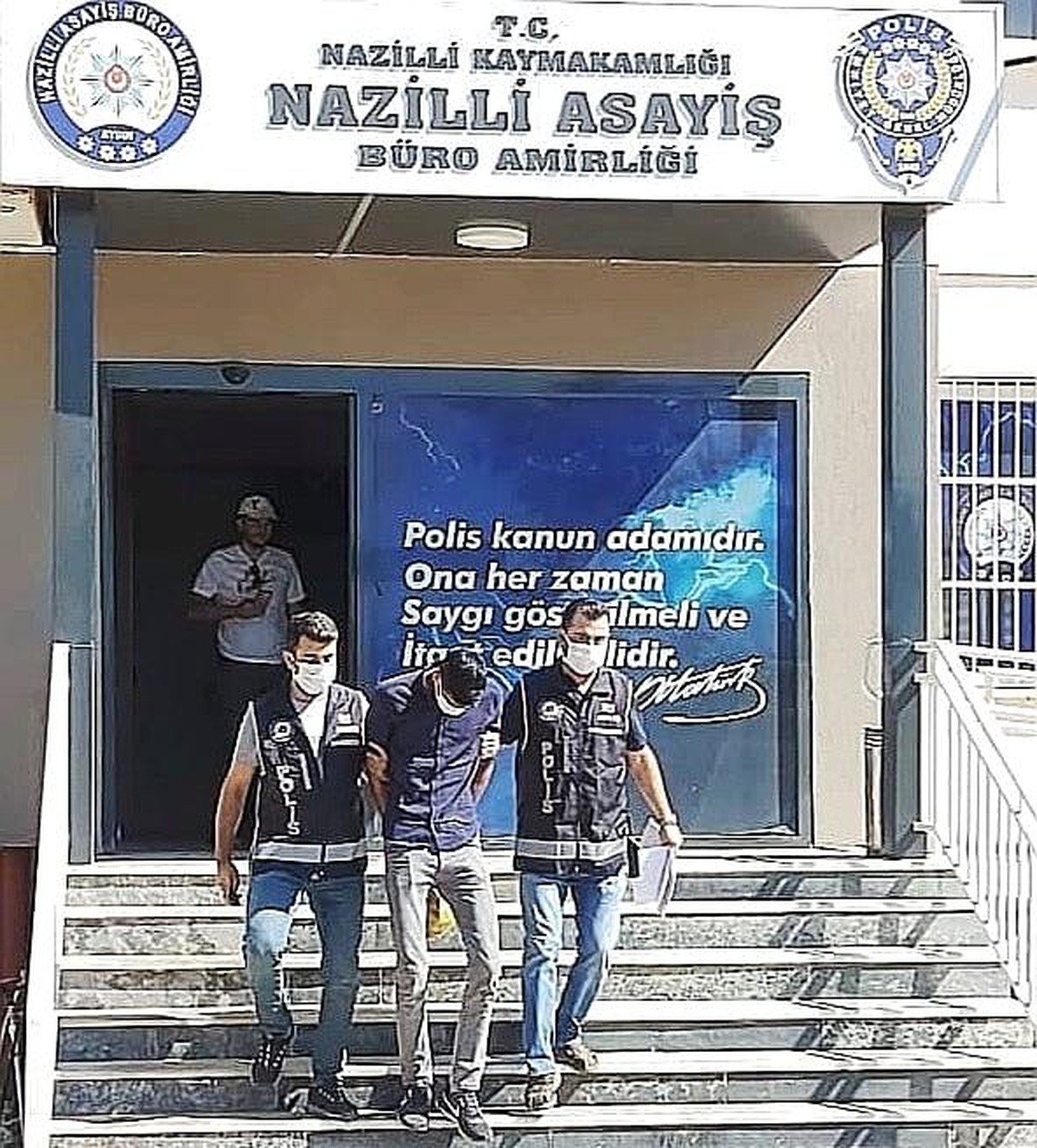 Takip ettiği kişilerin cep telefonunu çalıyordu, yakalandı