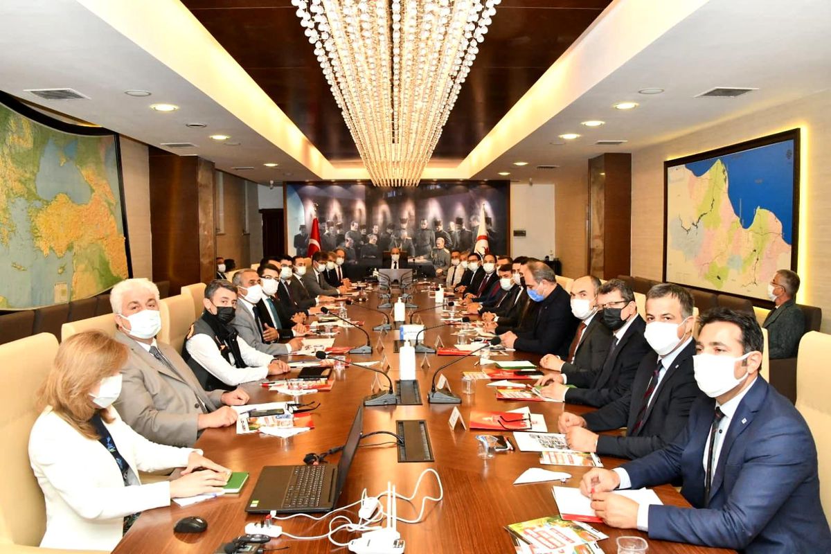 Vali Dağlı: "Tedbirli ve teyakkuz halinde olmalıyız"