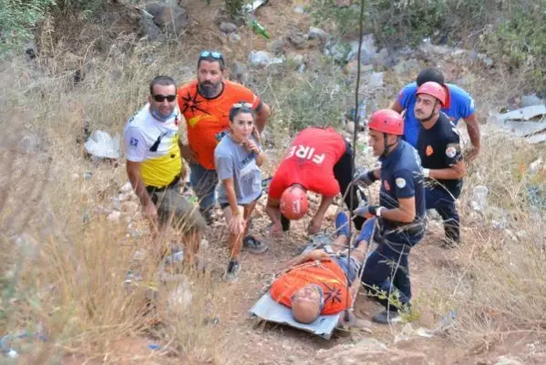 Yamaç paraşütçüsü, rüzgarı ölçerken 10 metreden düştü