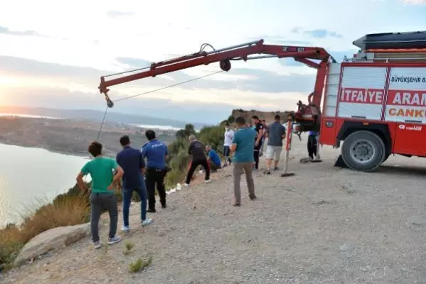 Yamaç paraşütçüsü, rüzgarı ölçerken 10 metreden düştü