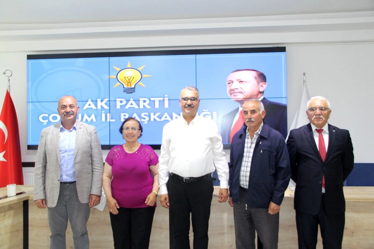 Yaylacık köyü muhtarı ve eşi AK Parti\'ye katıldı