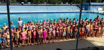 Yüzme Bilmeyen Kalmasın Projesi ile Hataylı çocuklar yüzme öğreniyor