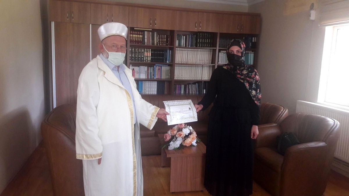 Akrabalarından etkilendi, Müslüman oldu