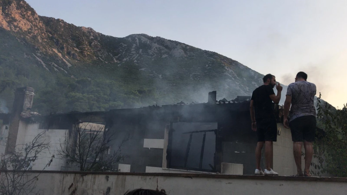 Antalya\'da bir evde çıkan yangın söndürüldü