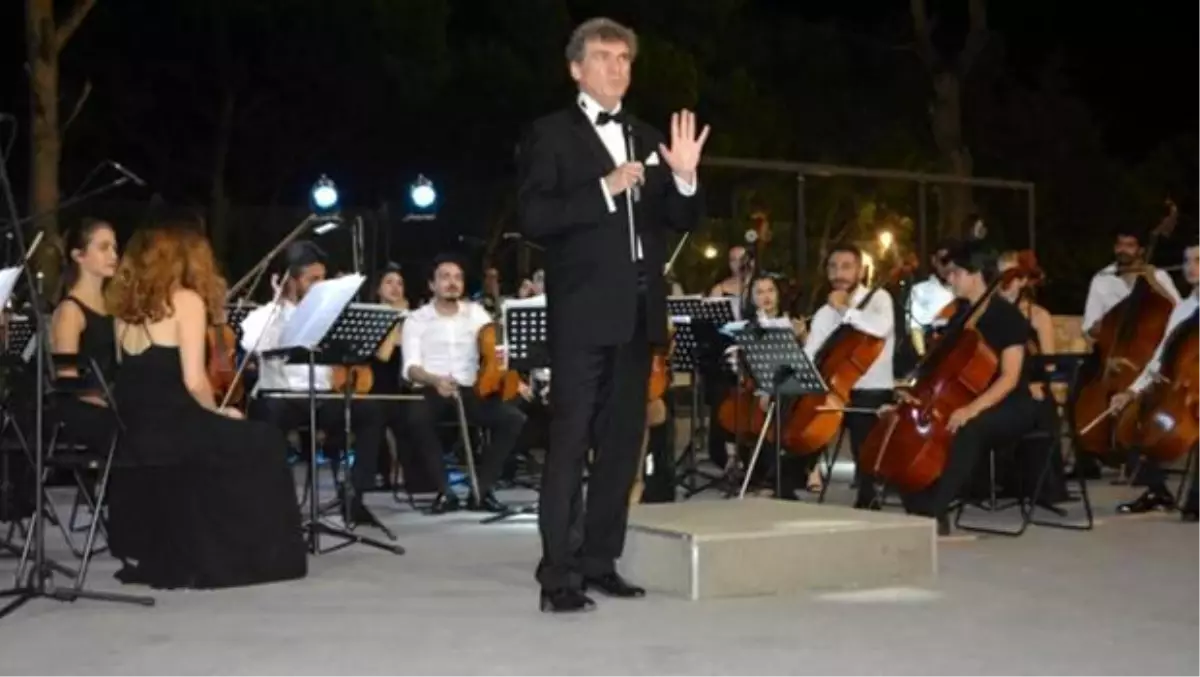 Ayvalık\'ta \'7. Müzik Festivali\' TUGFO\'nun konseriyle başladı