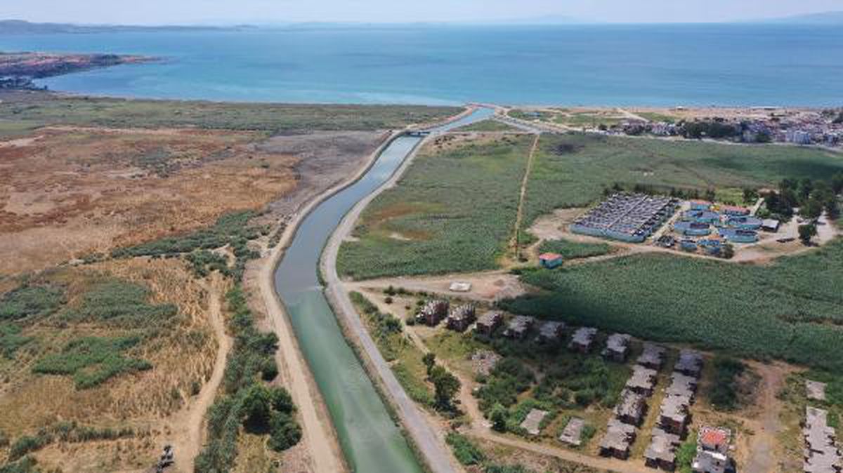 Balıkesir Büyükşehir Belediyesi dere ıslah çalışmalarını sürdürüyor