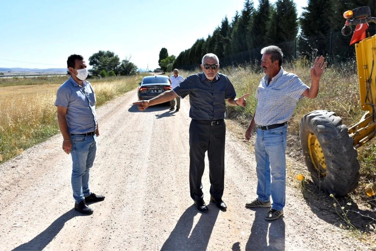Başkan Bozkurt sıcak asfalt yol yapım çalışmalarını yerinde inceledi