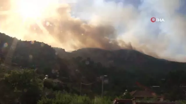Burdur'da yangın nedeniyle bir mahalleye tahliye