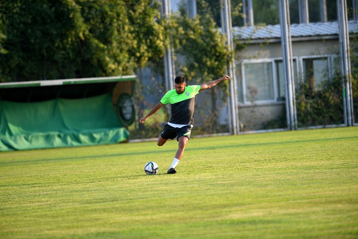 Bursaspor, Adanaspor maçı hazırlıklarına çift idmanla devam etti