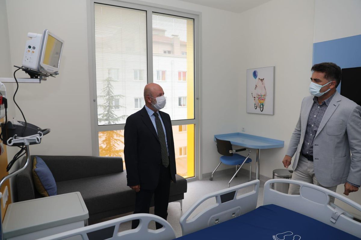 Son dakika haberleri! Çolakbayrakdar, KANKA Çocuk Hematoloji ve Onkoloji Hastanesi\'ni ziyaret etti