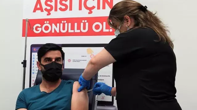 Cumhurbaşkanı Erdoğan, TURKOVAC aşısında gelinen son noktayı paylaştı: Müjdeyi yıl dolmadan alacağız Cumhurbaşkanı Erdoğan, TURKOVAC aşısında gelinen son noktayı paylaştı: Müjdeyi yıl dolmadan alacağız