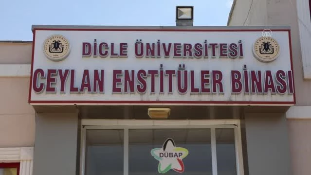 DİYARBAKIR - Dicle Üniversitesinin farklı dil ve lehçelerde tez yazılmasına olanak sağlayan düzenlemesi olumlu karşılandı