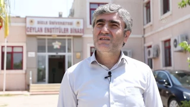 DİYARBAKIR - Dicle Üniversitesinin farklı dil ve lehçelerde tez yazılmasına olanak sağlayan düzenlemesi olumlu karşılandı