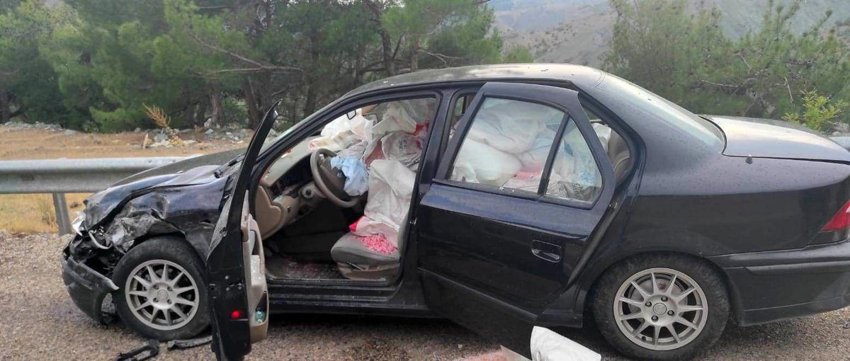 Doğanşehir\'de 2 otomobil çarpıştı: 1 yaralı