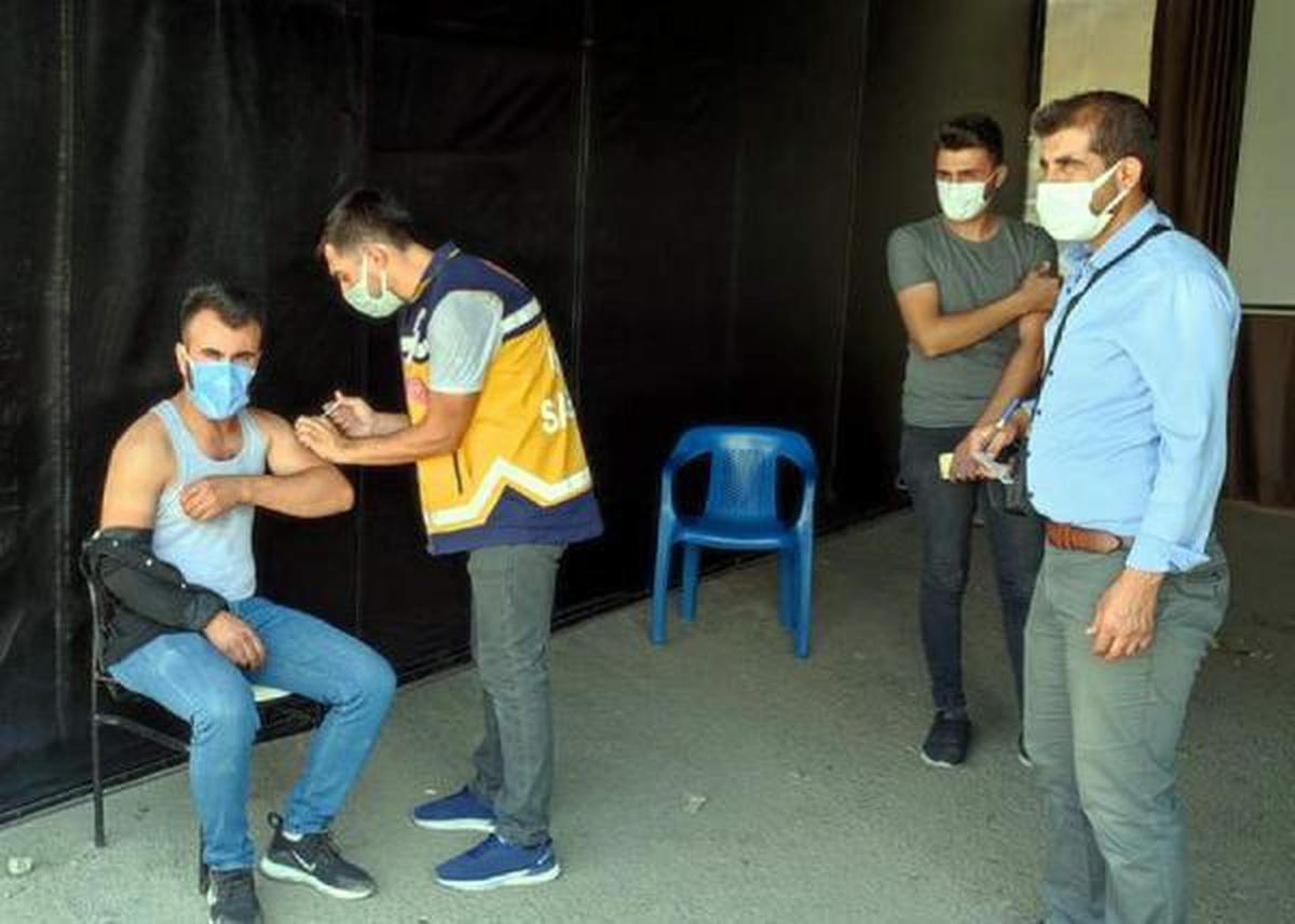 En fazla vakanın görüldüğü illerden Siirt\'te aşı seferberliği