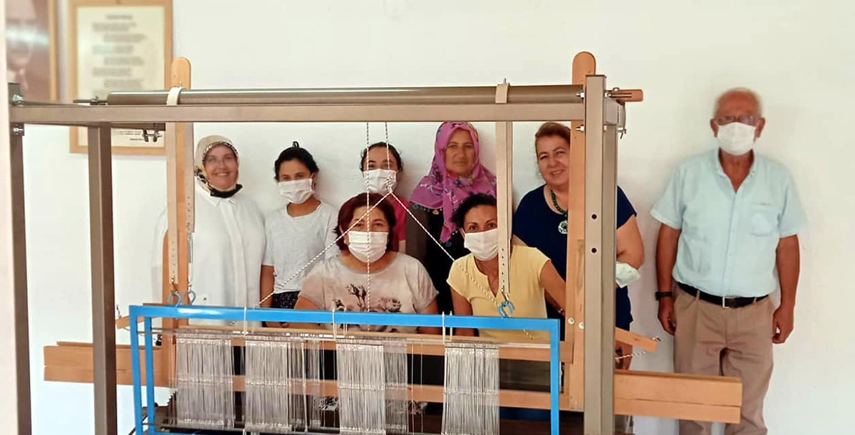Güdül\'de kadınlar Tiftik keçisinin yününden kumaş üretecek