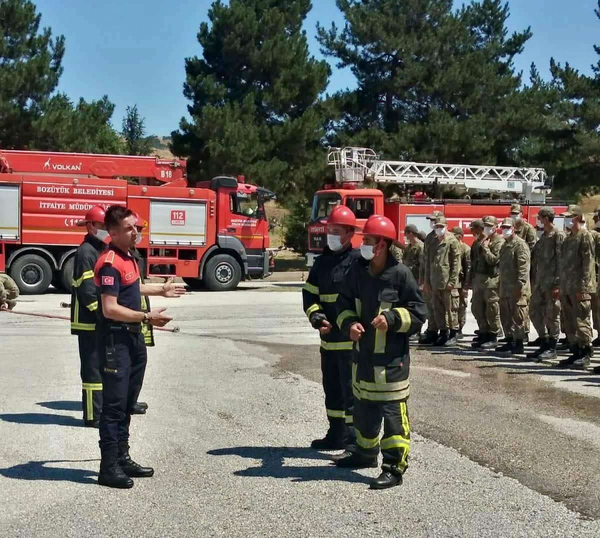 Son dakika haberleri! İtfaiye ekiplerinden askerlere yangın eğitimi