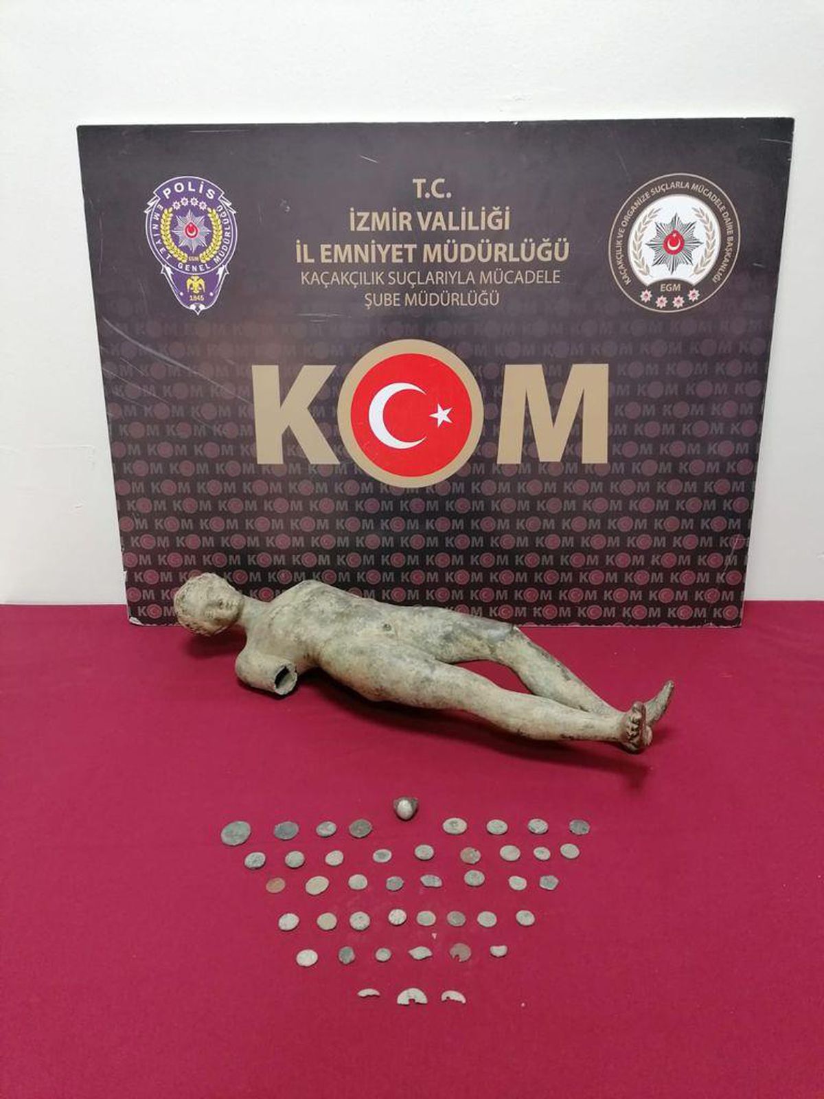 Son dakika haber | İzmir\'de kaçakçılık operasyonlarında 26 şüpheli yakalandı