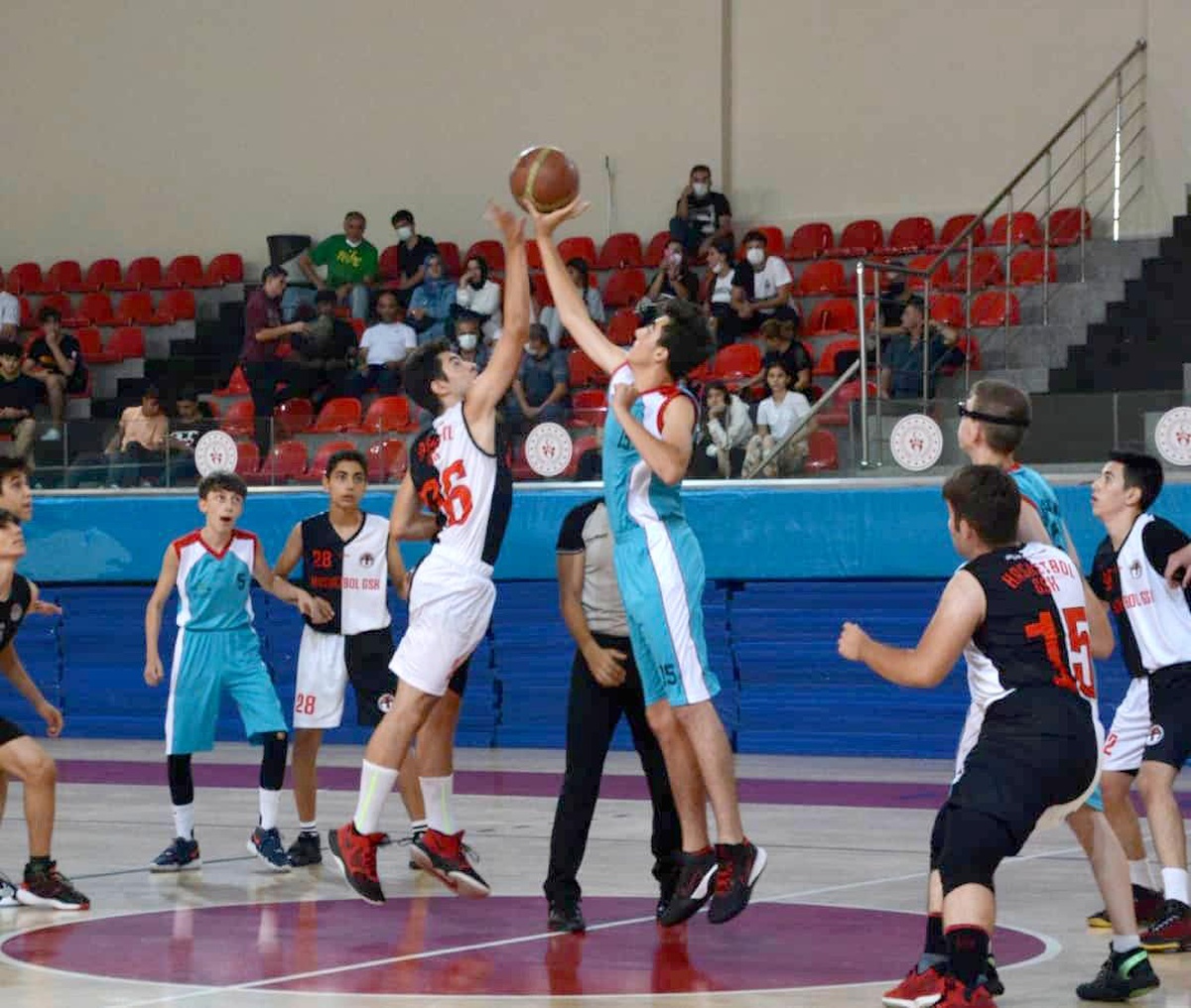 Kayseri\'de Basketbol Yaz Ligi maçları başladı
