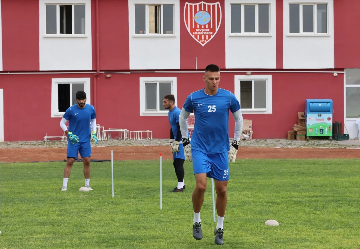 Nevşehir Belediyespor, yeni sezon öncesinde hazırlıklarını sürdürüyor