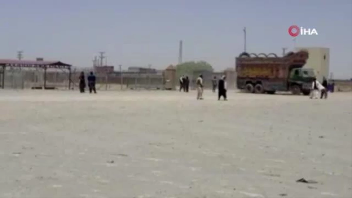 Pakistan, Taliban\'ın kontrolündeki Afganistan sınırını yeniden açtı