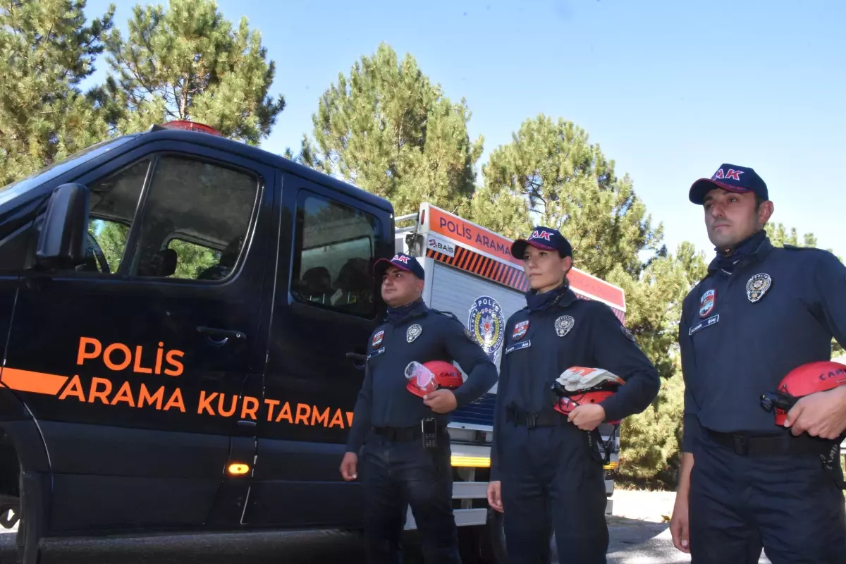 Son dakika haber... Polis Arama Kurtarma ekipleri Muğla\'daki orman yangınlarında görev alıyor