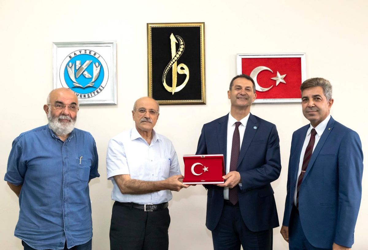 Şehit ailelerinden KAYÜ\'ye ziyaret