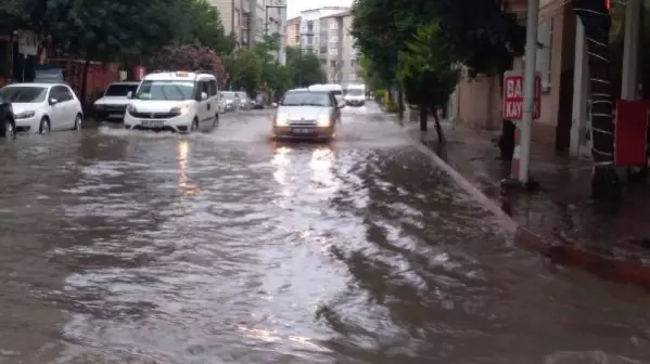 Sinop ve Samsun'da sağanak sele neden oldu; vatandaşlar evlerinde mahsur kaldı